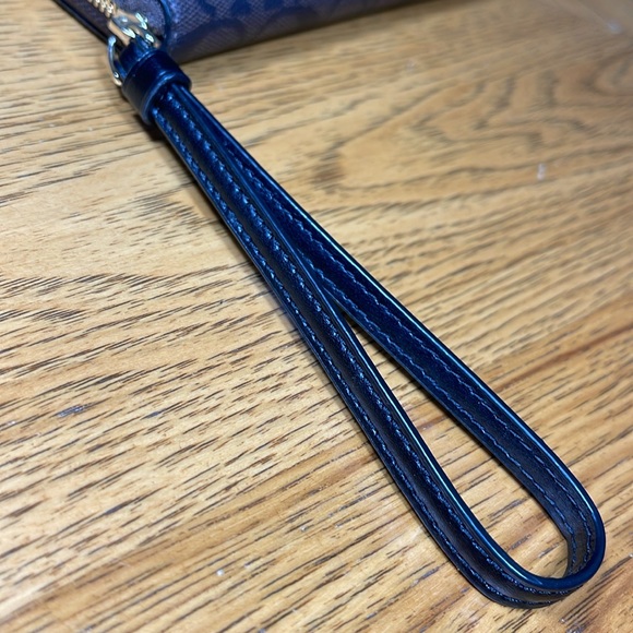 NWOT COACH LARGE PHONE WALLET IN SIGNATURE CANVAS & SMOOTH LEATHER - Picture 16 of 16